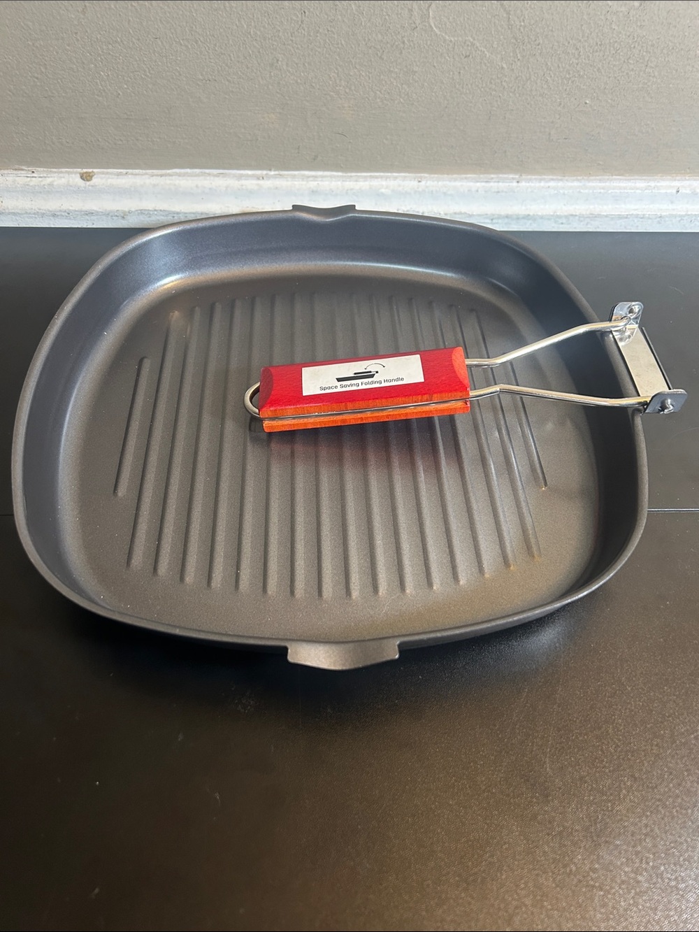 Wonderchef Die Cast Non-Stick Aluminum Wooden Handle Cooking Folding Pan